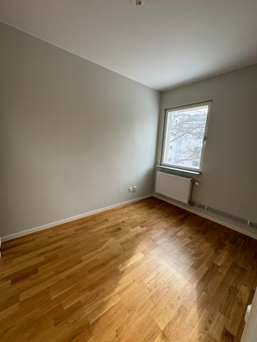 Fyrspannsgatan, Hässelby - Photo 3