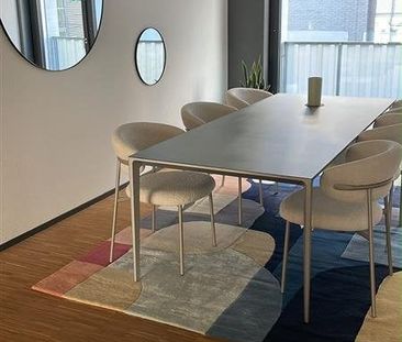 Moderne 3.5-Zimmer-Wohnung mit grossem Balkon zum Fluss - Photo 2