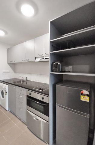 Tidy one bedroom cbd apartment. - Photo 3