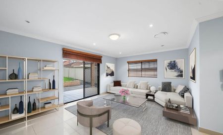 4 Bedroom Duplex with Park View!! - Photo 2