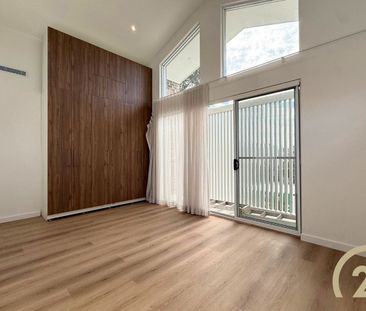 BRAND NEW 5 BEDROOM DUPLEX! - Photo 1