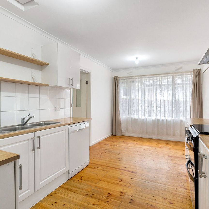 3-Bedroom Family Home in Prime Frankston Location - Photo 1