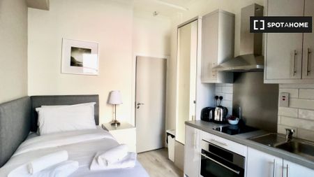 Studio for rent in Southside, Dublin - Photo 3