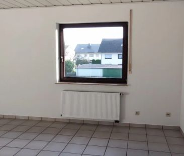 Gemütliche 2-Zimmer-Dachgeschoss-Wohnung *Balkon * Einbauküche - Photo 6