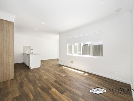 37 Wintergreen Crs, Treeby - Photo 2