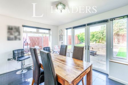 2 bedroom bungalow to rent Highcroft Crescent, Bognor Regis, PO22 - Photo 3