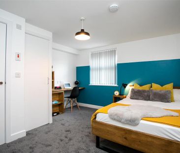 1 bedroom in a house share to rent - Photo 4