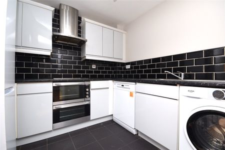 6, New Forest Way, Leeds, West Yorkshire, LS10 4GH - Photo 5