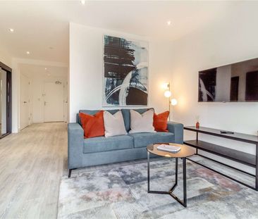 Fully-furnished, south-facing studio apartment - Photo 3