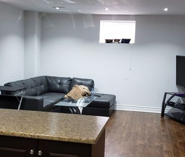 For Lease - 33 Little Britain Crescent, Brampton, Ontario - Photo 6