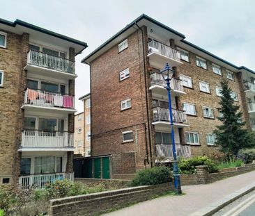 2 bedroom flat to rent - Photo 3