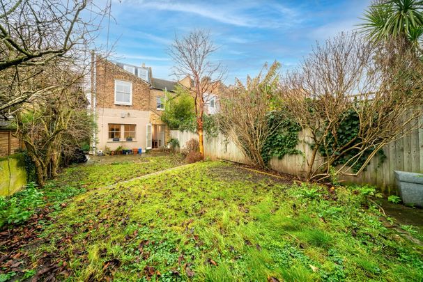 4 Bed Semi-Detached House, Ramsden Road, SW12 - Photo 1