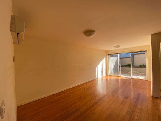 Convenientlly Located Apartment - Photo 1