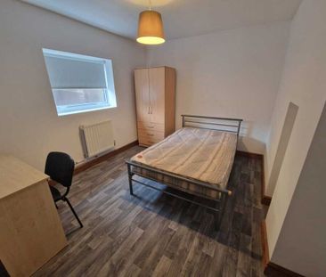 6 Bed Student Accommodation - Photo 5