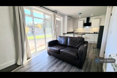 1 bedroom bungalow to rent - Photo 2