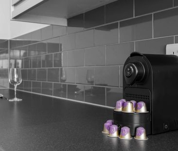 Beautiful new shared house in walking distance to QA Hospital Room 2 - Photo 2