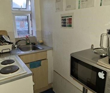 House share to rent - Photo 2