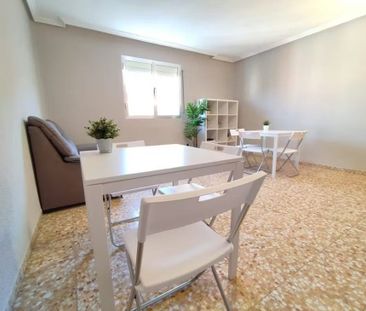 Plaza de Corpus Barga, Madrid, Community of Madrid 28053 - Photo 5