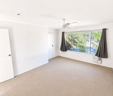 CENTRAL TOWNHOUSE IN NEAT COMPLEX! - Photo 5