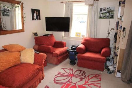 2 Bedroom House - Merlin Close, Bishops Waltham - Photo 3