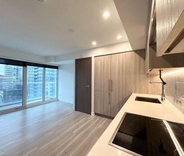 For Lease - 19 Bathurst Street Unit# 1805, Toronto, Ontario - Photo 1