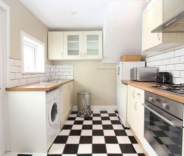 3 bedroom flat to rent - Photo 2