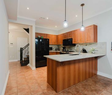 For Lease - 120 Portage Avenue, Richmond Hill, Ontario - Photo 2