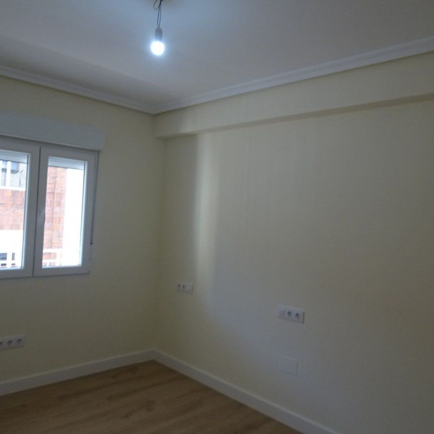 Piso de alquiler en Alameda - Photo 1