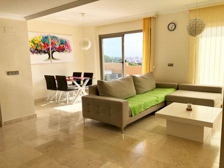 Atico en alquiler en Estepona - Photo 2