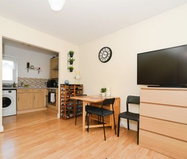 Whitney Street, Swindon - Photo 3