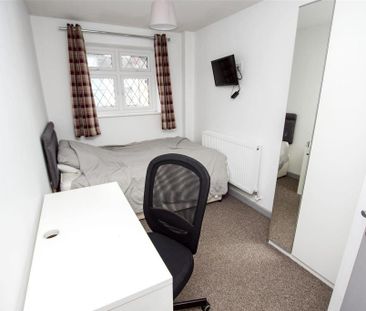6 bedroom house to rent - Photo 1