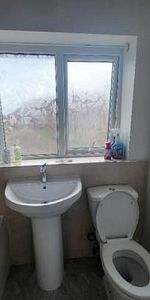 3 bedroom property to rent in Dewsbury - Photo 4