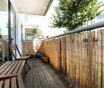 A wonderfully spacious one bedroom apartment with a private balcony... - Photo 3