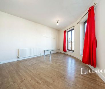 2 bedroom apartment to rent High Street, Newport Pagnell, Buckingha... - Photo 2