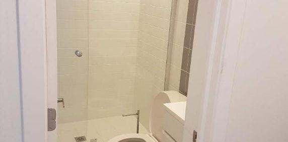 GHETTO MCGILL- STUDIO RENOVÉ & MEUBLÉ- EMPLACEMENT EXCEPTIONNEL - Photo 2
