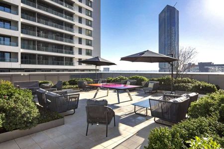 8 Water Street is a new low-rise, pet-friendly building with an expansive roof terrace, private balconies and social spaces. - Photo 4