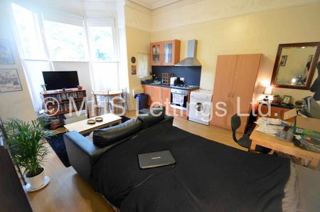 1 Bedroom Studio for rent in Brudenell Road - Photo 2