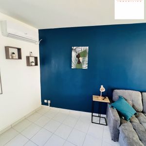 Location Appartement 1 pièce 32m² FORT DE FRANCE 97200 - Photo 2