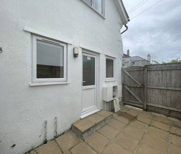Pool, Redruth, TR15 - Photo 2