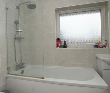 Felcott Close, Hersham - Photo 2