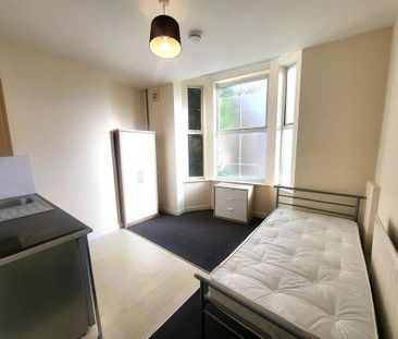 Studio to rent - Photo 5