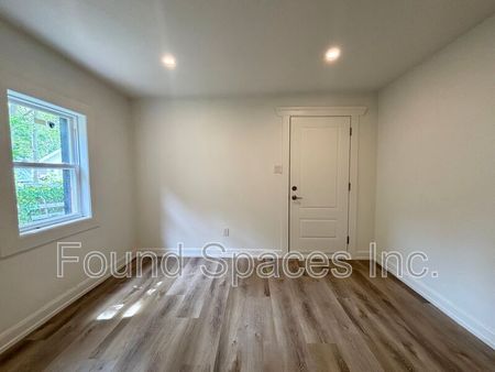 $1,795 / 2 br / 1 ba / 26 Cayuga st unit A - Photo 3