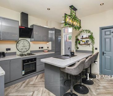 5 bedroom semi-detached house to rent - Photo 6