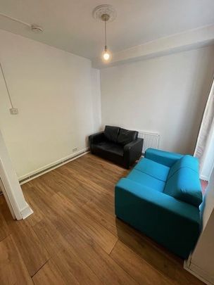 5 Bed Terraced House, White Street, BN2 - Photo 1