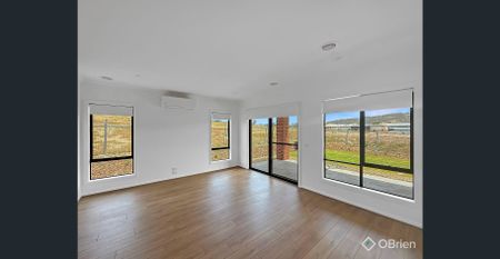 Modern Family Living in a peaceful location - Photo 5