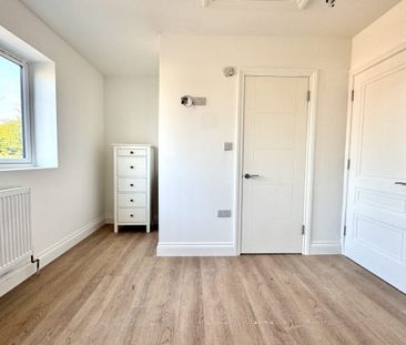Studio Flat, Wallcote Avenue, NW2 - Photo 1