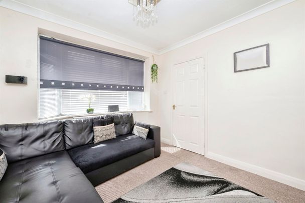 Alderson Road, Great Yarmouth - Photo 1