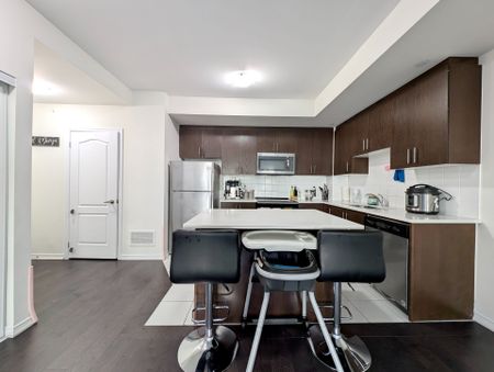 For Lease - 19 Applewood Lane Unit# 244, Toronto, Ontario - Photo 3