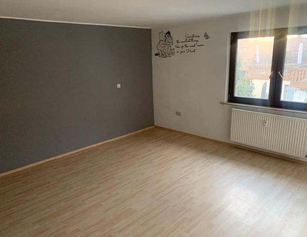 Schwalbach- große 3ZKB mit EBK+G-WC+Balkon+2 Stellplätze - Photo 1
