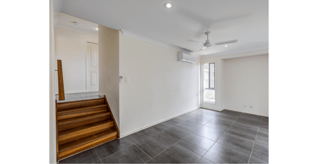 GORGEOUS 2 BEDROOM - 2 BATHROOM FAMILY HOME - Photo 2